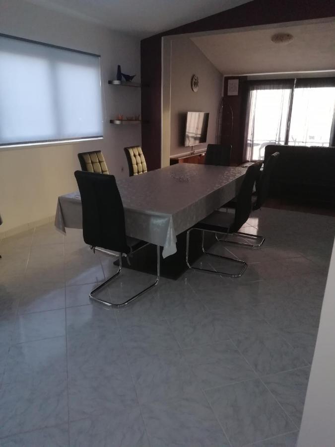 Apartment Viktoria Примоштен Экстерьер фото