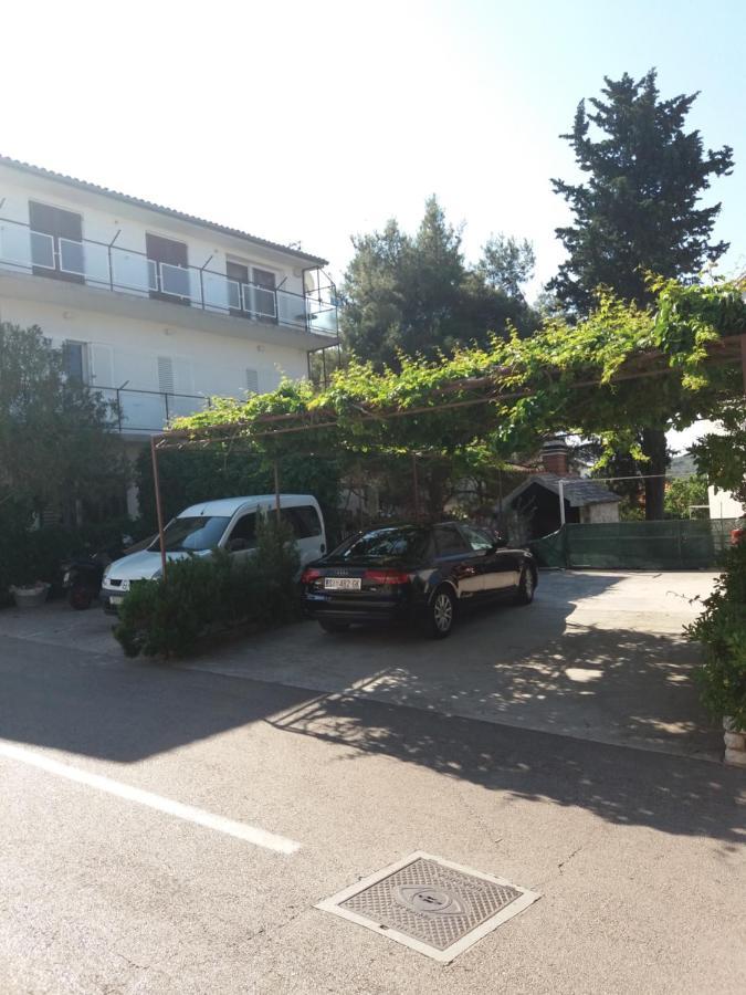 Apartment Viktoria Примоштен Экстерьер фото