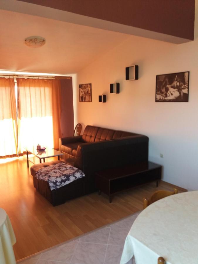 Apartment Viktoria Примоштен Экстерьер фото