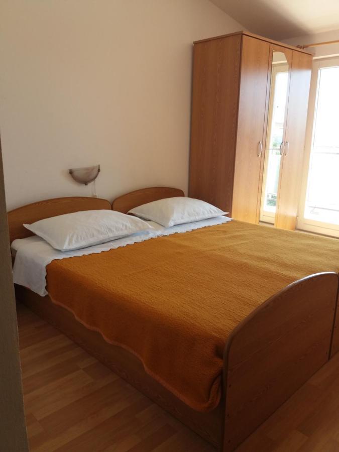 Apartment Viktoria Примоштен Экстерьер фото