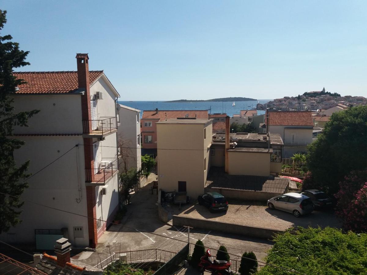 Apartment Viktoria Примоштен Экстерьер фото
